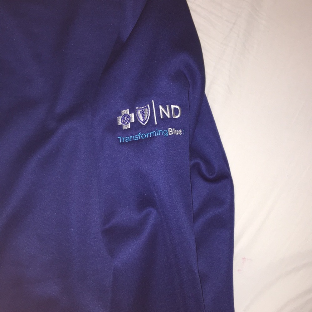 Zip up - Picture 3 of 3